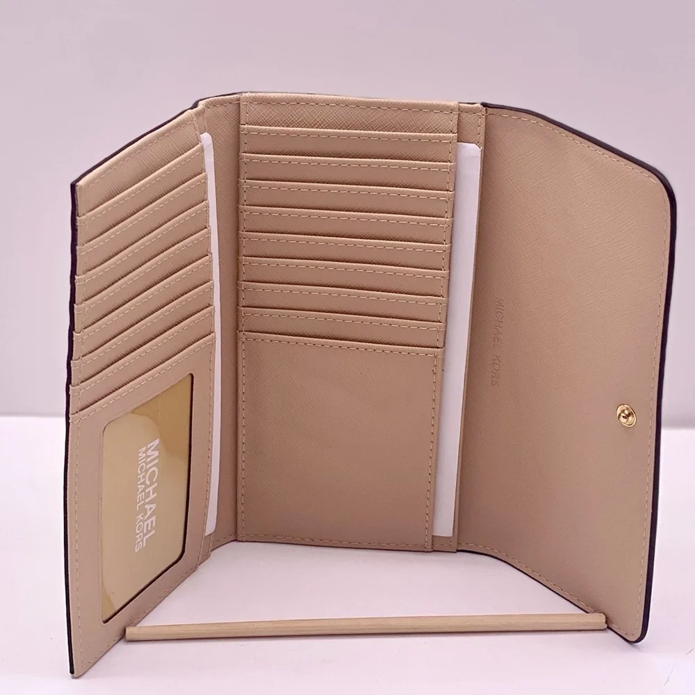 Michael Kors Trifold Wallet Buff